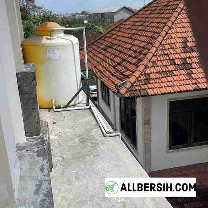 Jasa cuci toren air Medan dari Allbersih menyediakan layanan pembersihan toren air dengan harga murah namun berkualitas. Kami menggunakan teknologi modern dan bahan pembersih yang aman untuk memastikan toren air Anda bersih dari kotoran, lumut, dan bakteri, sehingga air yang digunakan tetap higienis dan sehat.