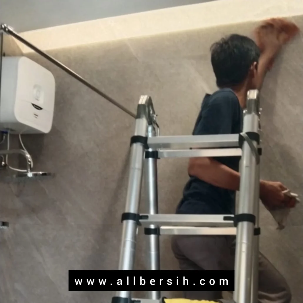 Kelebihan Jasa Bersih Rumah Kosong YogyakartaJasa bersih rumah kosong Yogyakarta dari kami dirancang untuk memberikan hasil maksimal dalam membersihkan rumah yang telah lama kosong, baru selesai dibangun, atau akan disewakan. Berikut adalah kelebihan yang menjadikan layanan kami pilihan terbaik:1. Tenaga Kerja Profesional
Tim kami terdiri dari tenaga ahli yang berpengalaman dan terlatih dalam membersihkan rumah kosong dengan kondisi apa pun. Kami bekerja dengan teliti, memastikan setiap sudut rumah bersih sempurna.2. Pembersihan Menyeluruh
Jasa bersih rumah kosong Yogyakarta mencakup:Membersihkan lantai, dinding, dan plafon dari debu, kotoran, dan noda.Pembersihan dapur, kamar mandi, dan area lain yang memerlukan perhatian khusus.Penanganan detail untuk menghilangkan bau tidak sedap.3. Peralatan dan Bahan Berkualitas
Kami menggunakan peralatan modern dan bahan pembersih ramah lingkungan untuk memastikan kebersihan rumah Anda tanpa membahayakan penghuni atau lingkungan.4. Fleksibilitas Layanan
Layanan kami disesuaikan dengan kondisi rumah kosong, baik untuk rumah lama, baru dibangun, maupun rumah yang akan disewakan.5. Harga Terjangkau
Meski memberikan kualitas layanan terbaik, kami tetap menjaga harga jasa bersih rumah kosong Yogyakarta agar kompetitif dan sesuai dengan anggaran Anda.6. Jangkauan Layanan yang Luas
Kami melayani seluruh wilayah di Yogyakarta, termasuk:Kota Yogyakarta: Gondokusuman, Umbulharjo, Danurejan, Mergangsan, dan Kraton.Kabupaten Sleman: Ngaglik, Kaliurang, Condongcatur, dan Caturtunggal.Kabupaten Bantul: Sewon, Kasihan, Piyungan, dan Pleret.Kabupaten Gunungkidul: Wonosari, Semanu, dan Patuk.Kabupaten Kulon Progo: Wates, Sentolo, dan Pengasih.
Kami juga melayani kawasan perumahan elit seperti Bale Hinggil, Griya Taman Asri, dan Green Village.Dengan kelebihan ini, jasa bersih rumah kosong Yogyakarta kami siap membantu Anda mendapatkan rumah yang bersih, rapi, dan siap digunakan kembali. Hubungi kami hari ini untuk merasakan layanan terbaik!