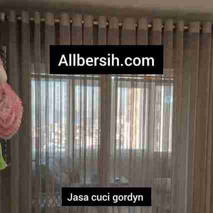 Jasa Cuci Gorden Depok – Termurah dan Profesional 3 Kelebihan Jasa Cuci Gorden Depok dari AllbersihMenggunakan jasa cuci gorden Depok dari Allbersih memberikan banyak keuntungan bagi Anda yang menginginkan hasil bersih dan rapi tanpa ribet:Bisa dikerjakan langsung di rumah, tanpa bongkar pasang sendiriTersedia layanan antar jemput untuk seluruh wilayah DepokGorden akan kami cuci dan keringkan dengan perlakuan khusus sesuai bahanHarga murah dan terjangkau tanpa mengurangi kualitasDitangani oleh tim profesional dan berpengalamanMelayani rumah, apartemen, kantor, hingga tempat usahaProses mudah, cukup pesan lewat WhatsAppAllbersih siap jadi solusi cuci gorden yang bersih, praktis, dan terpercaya di Depok!