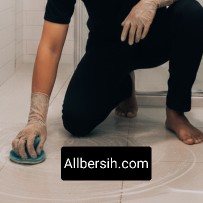 Allbersih menghadirkan jasa bersih kost bandung sebagai solusi kebersihan praktis untuk pemilik dan penghuni kost. Proses pembersihan dilakukan langsung di lokasi dengan alur kerja yang tertata, sehingga area kamar, lorong, dan ruang bersama tetap bersih serta nyaman digunakan. Melalui jasa bersih kost bandung, kondisi kost lebih terawat dan mendukung kenyamanan aktivitas sehari-hari.